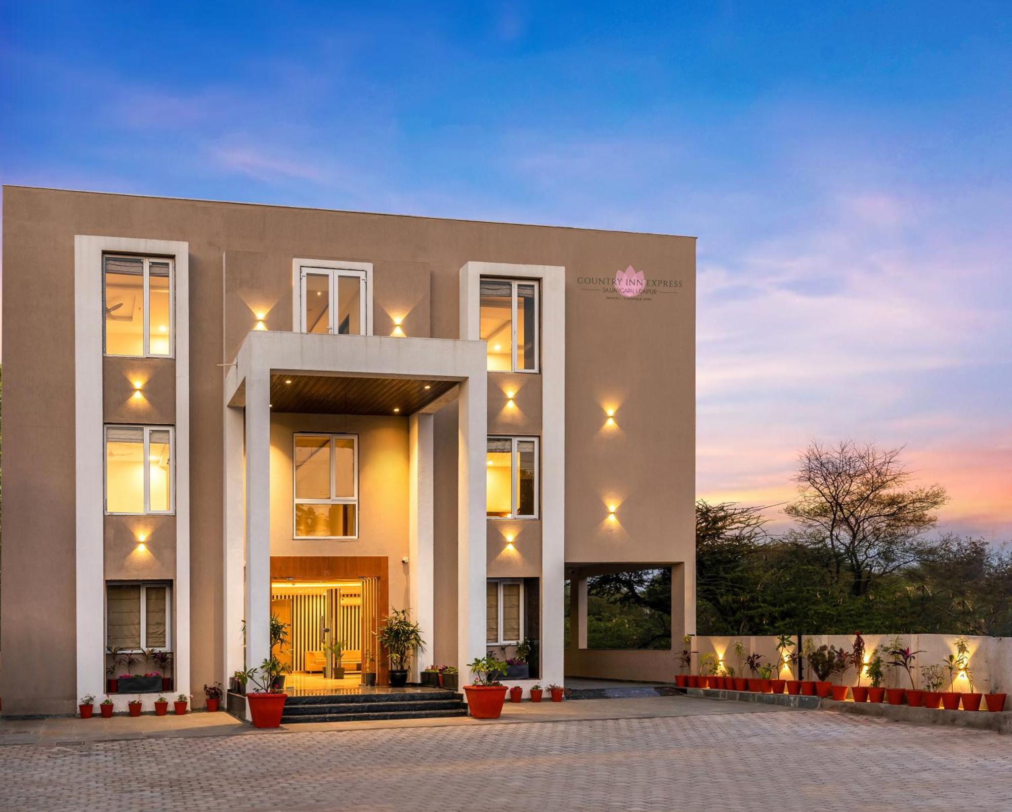 Seasons Sajjangarh Hotel อุเดเปอร์ ภายนอก รูปภาพ